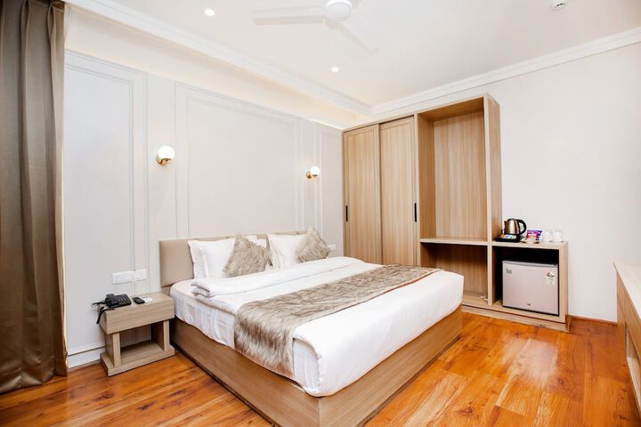 Room 9 of 40