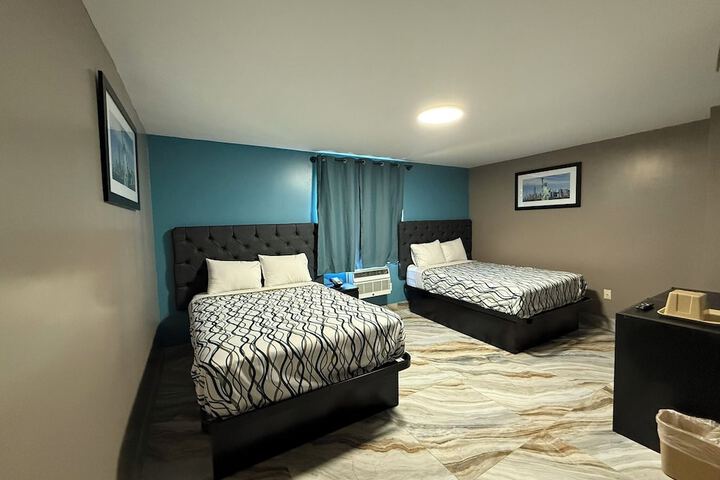 Room 11 of 26