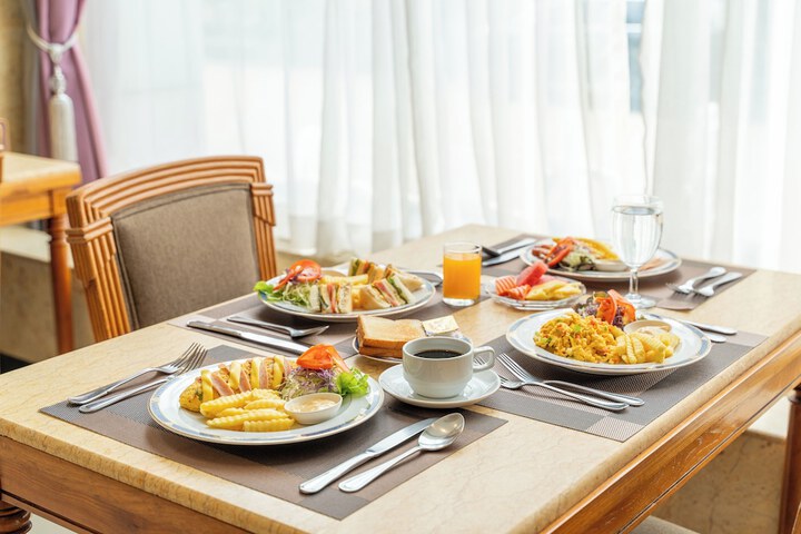 Breakfast/Coffee Service 92 of 140