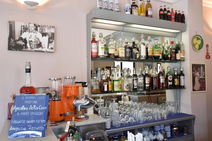 Lounge 54 of 60