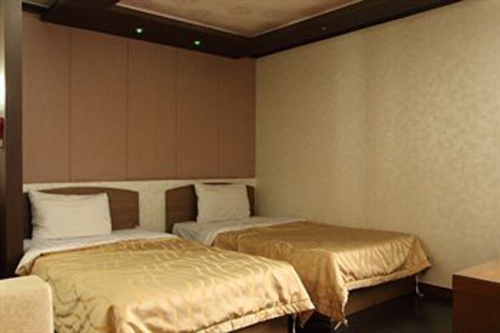 Room 7 of 20