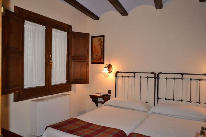 Room 6 of 25