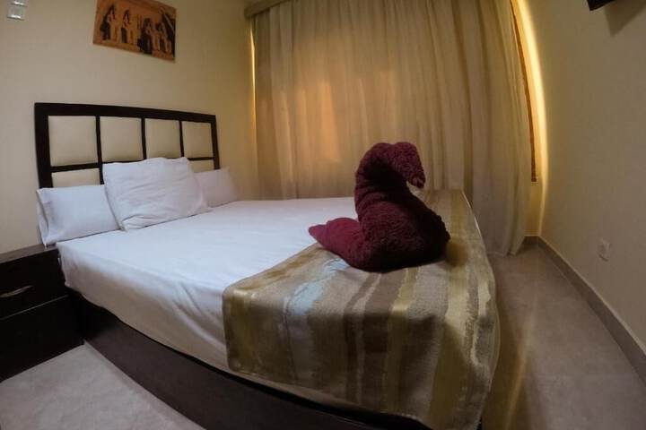 Room 13 of 33