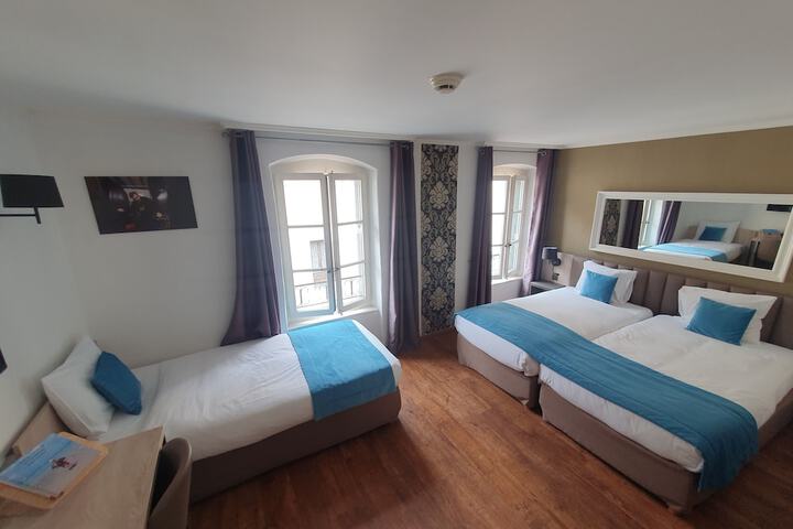 Room 15 of 52