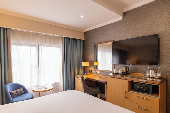 Room 52 of 101
