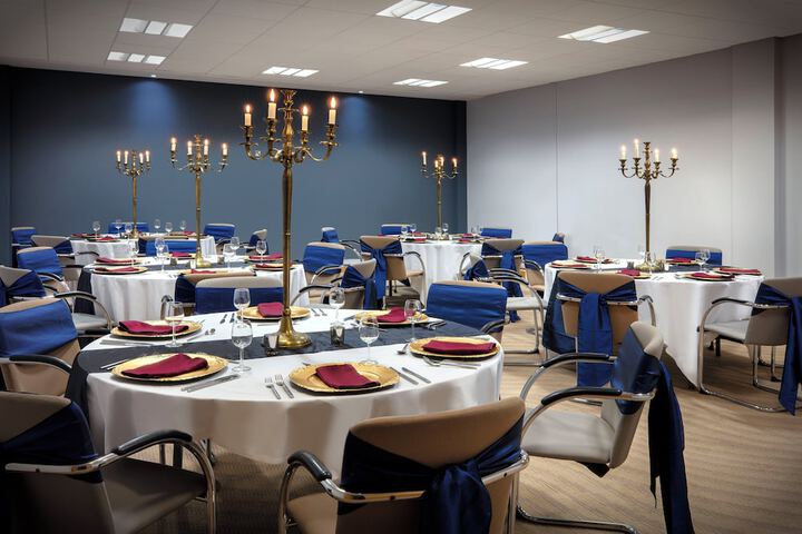 Ballroom/Hall 36 of 46
