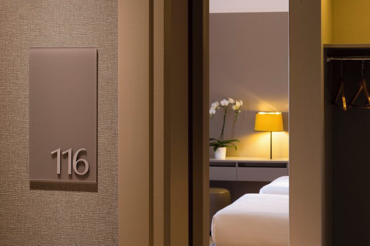 Room 9 of 36