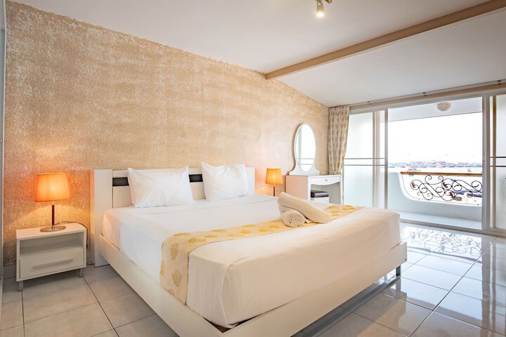 Room 14 of 35