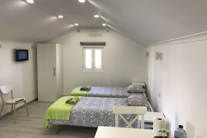 Room 52 of 89