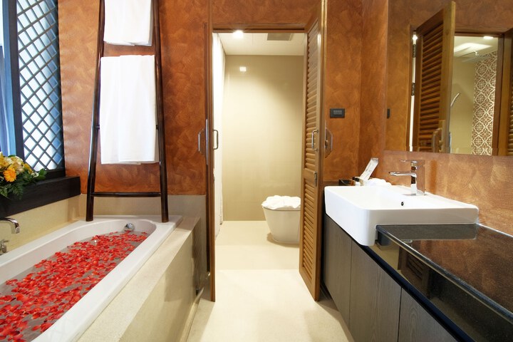 Room 32 of 167