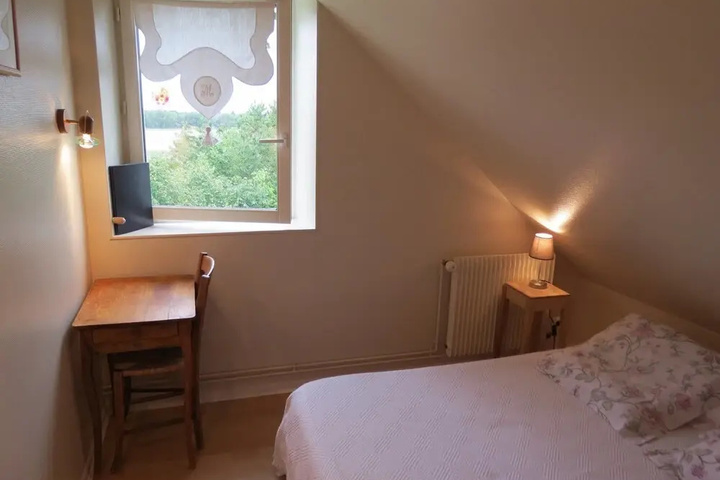 Room 4 of 14