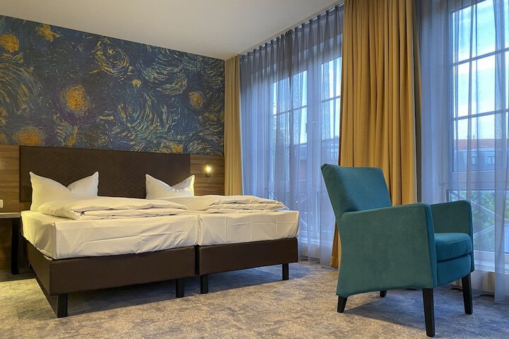 Room 9 of 35
