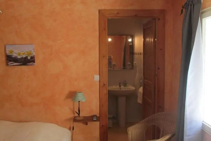 Room 4 of 13