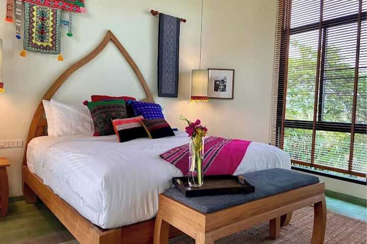 Room 4 of 41