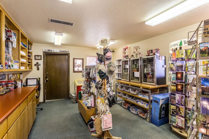 Gift Shop 72 of 87