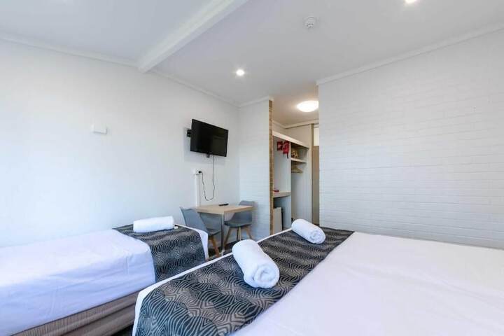 Room 2 of 10