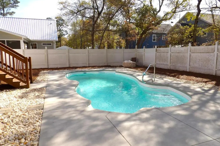 Pool 11 of 20