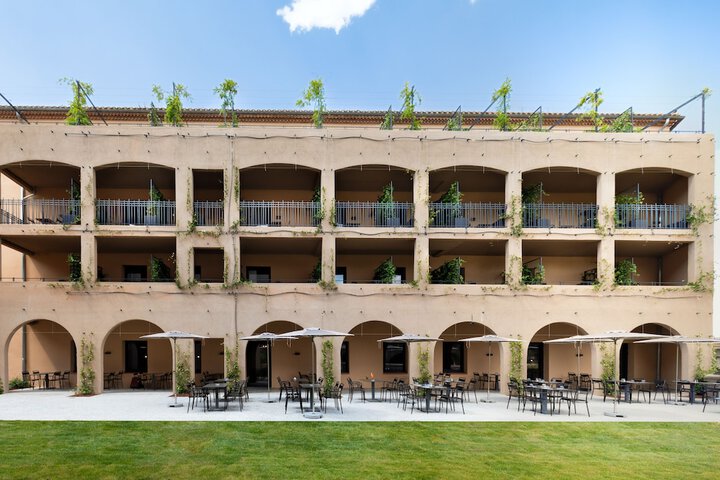 Hotel 48 of 55