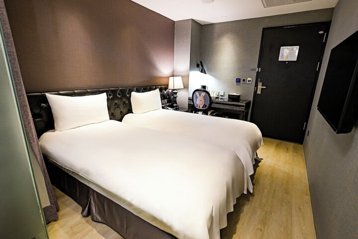 Room 33 of 146