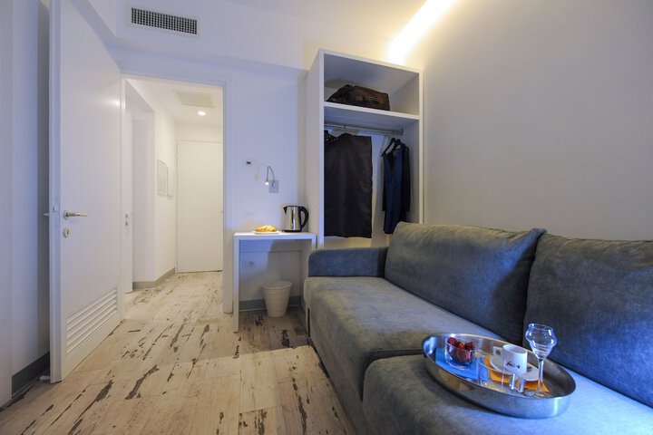 Room 9 of 85