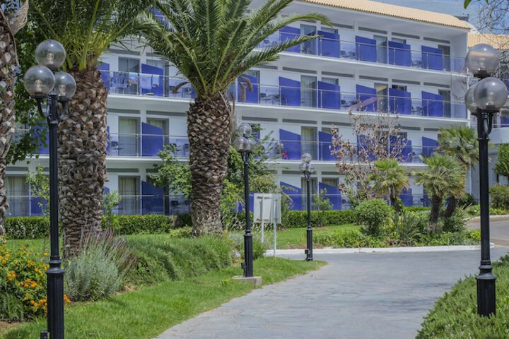 Hotel Exterior 139 of 177
