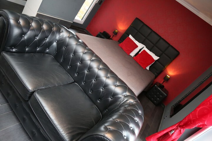 Room 18 of 161