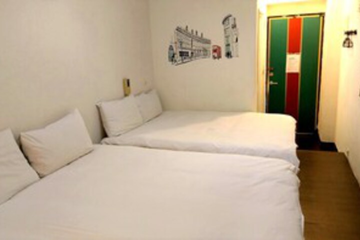 Room 18 of 38