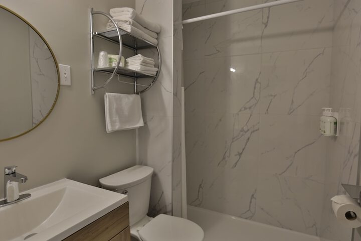 Room 12 of 25