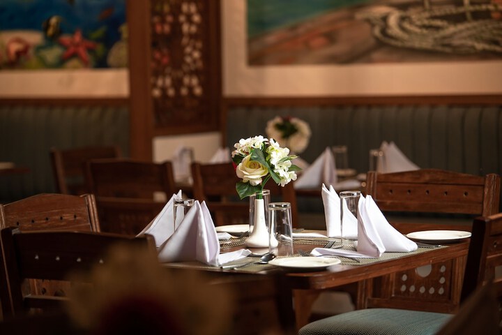 Dining 66 of 108