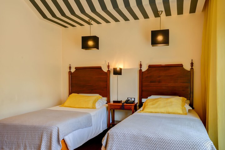 Room 8 of 27