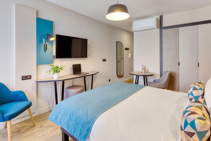 Room 10 of 49