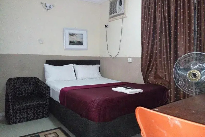 Room 2 of 18