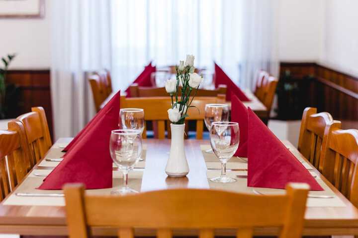 Dining 34 of 50