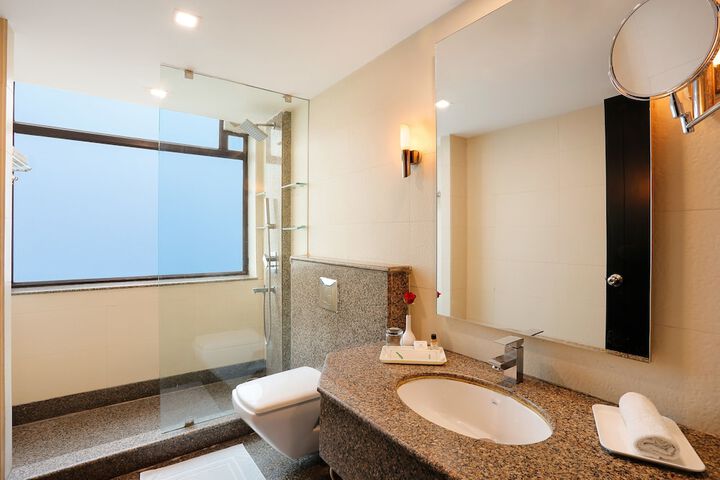 Room 15 of 21