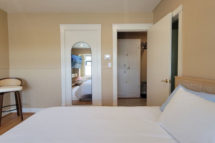Room 19 of 53