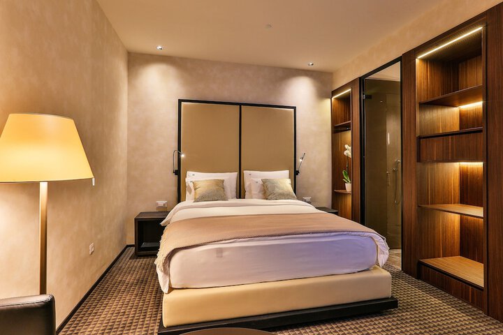Room 8 of 55