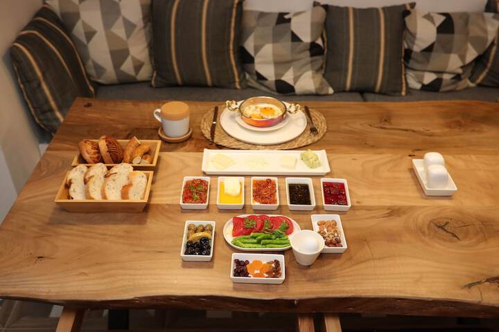 Breakfast/Coffee Service 29 of 37