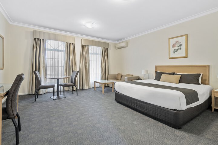 Room 6 of 40
