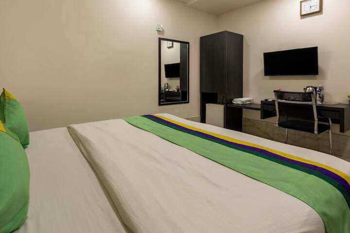 Room 9 of 26