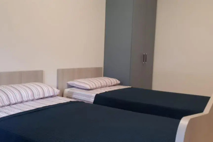 Room 5 of 11