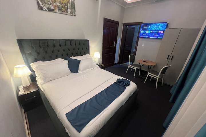 Room 22 of 42