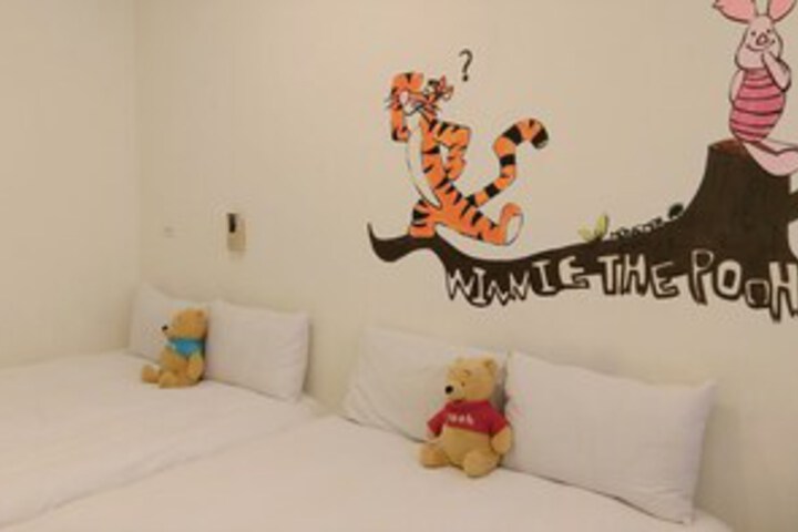 Room 27 of 38