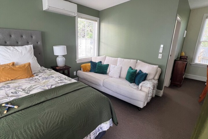 Room 16 of 83