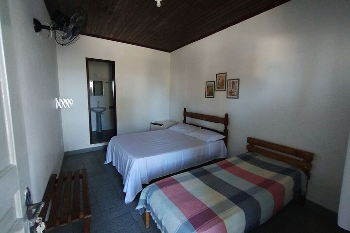 Room 12 of 37