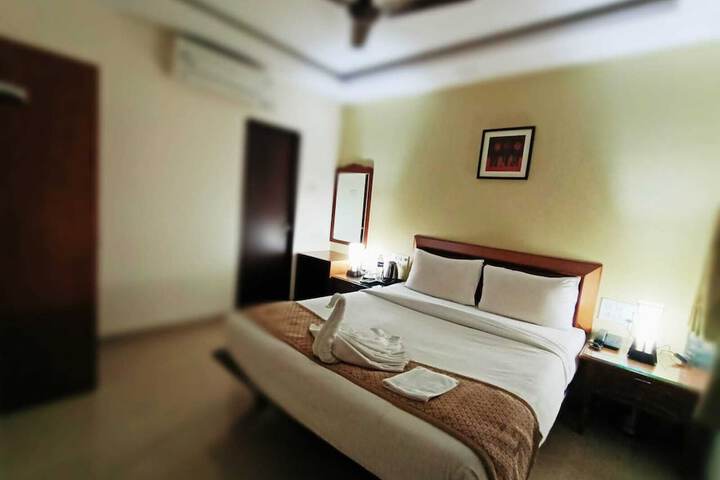 Room 10 of 26