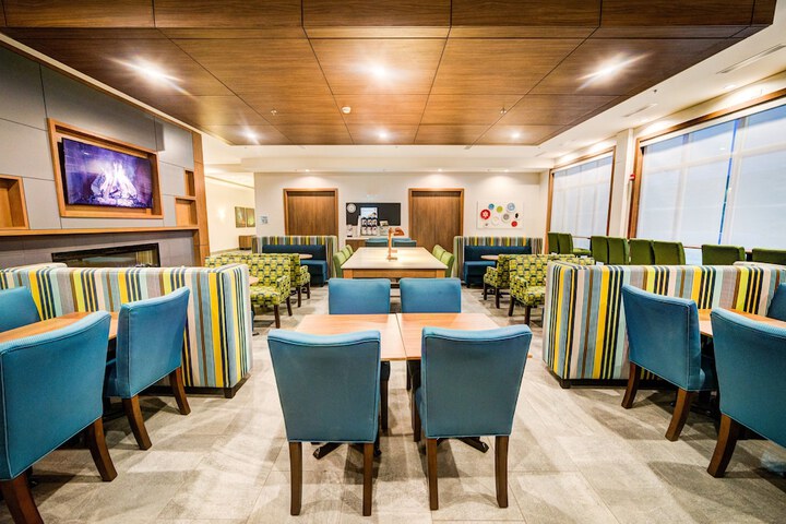 Breakfast/Coffee Service 58 of 74