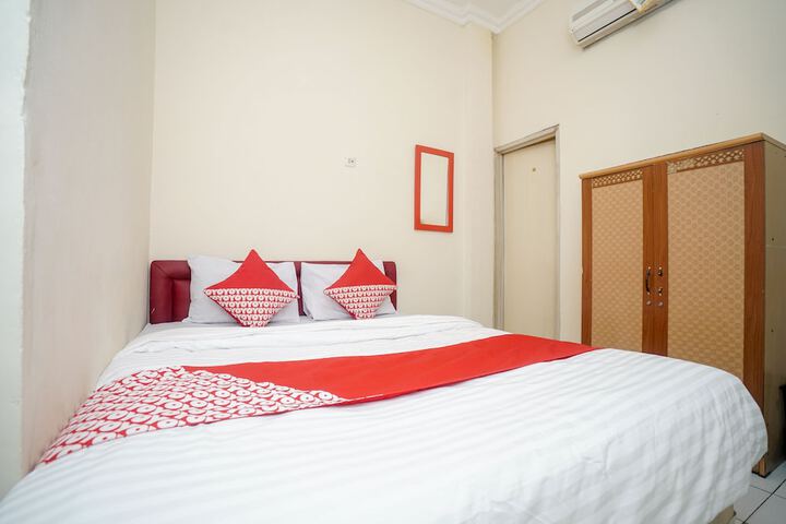 Room 12 of 32
