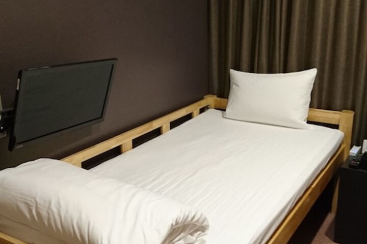 Room 9 of 49
