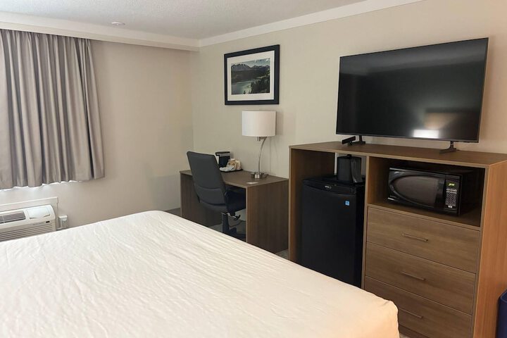 Room 13 of 23