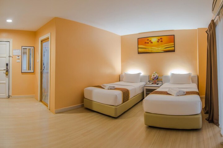 Room 28 of 30